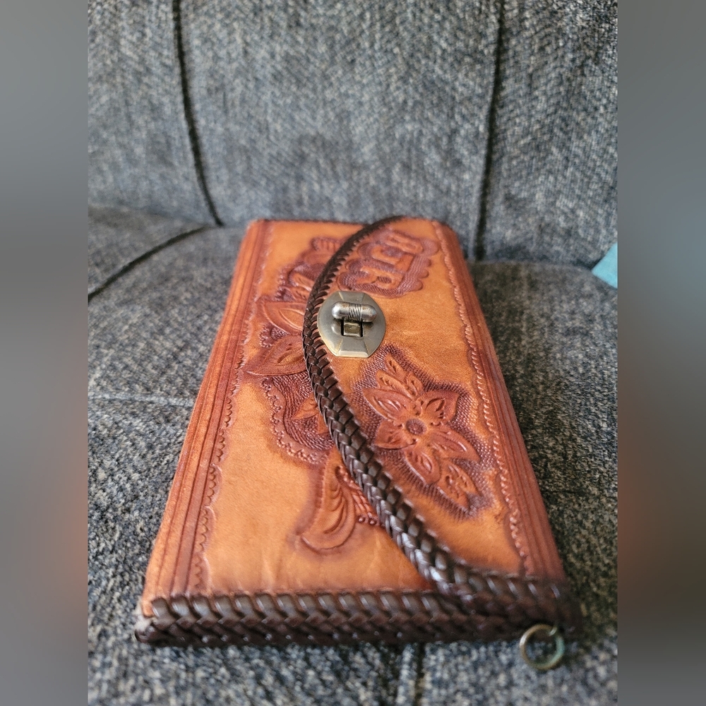 Vintage Mexican Hand Tooled Whipstitch Floral Leather Wallet - Picture 12 of 14